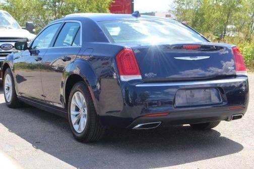 2016 Chrysler 300 Limited