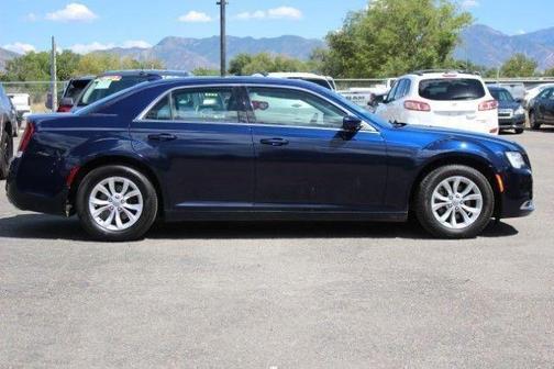 2016 Chrysler 300 Limited