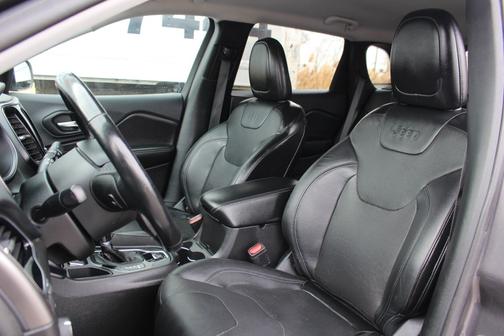 2019 Jeep Cherokee Limited FWD