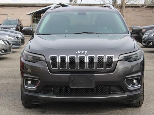 Diamond Black Crystal Pearlcoat 2019 Jeep Cherokee Limited FWD