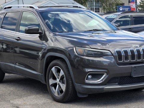 Diamond Black Crystal Pearlcoat 2019 Jeep Cherokee Limited FWD