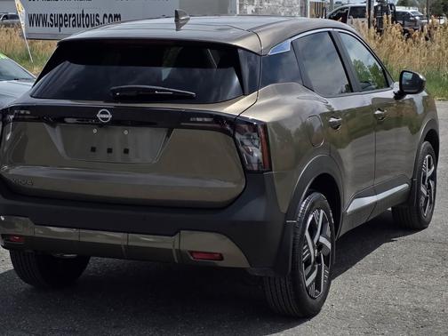 Canyon Bronze Metallic 2025 Nissan Kicks SV FWD