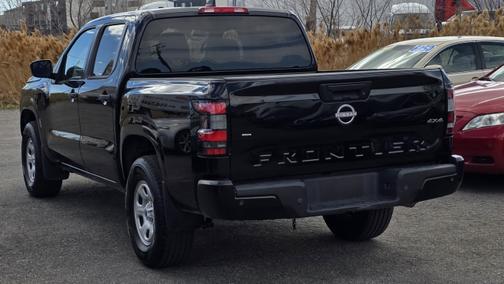 2022 Nissan Frontier Crew Cab 4x4 S Auto