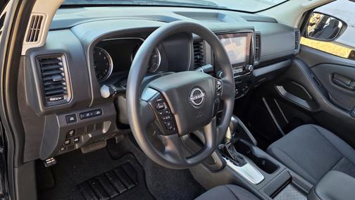 2022 Nissan Frontier Crew Cab 4x4 S Auto