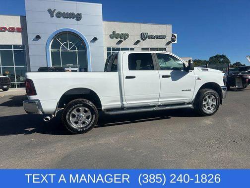 2023 RAM 3500 Big Horn Crew Cab 4x4 8' Box