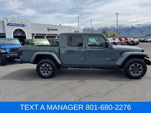 Anvil Clearcoat 2026 Jeep Gladiator Sahara 4x4
