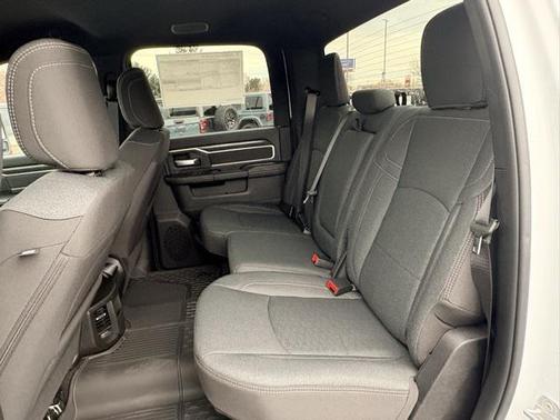 2026 RAM 2500 Big Horn Crew Cab 4x4 6'4' Box