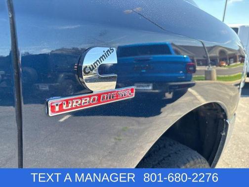 Patriot Blue Pearlcoat 2024 RAM 3500 Tradesman Crew Cab 4x4 8' Box