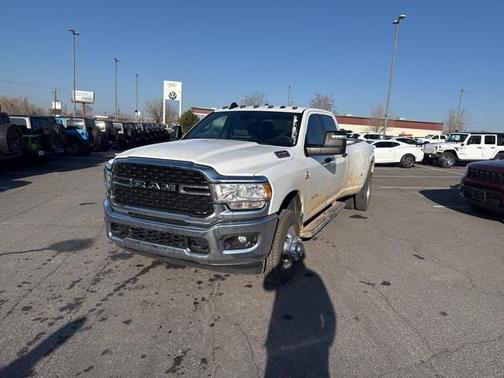 2023 RAM 3500 Big Horn Crew Cab 4x4 8' Box