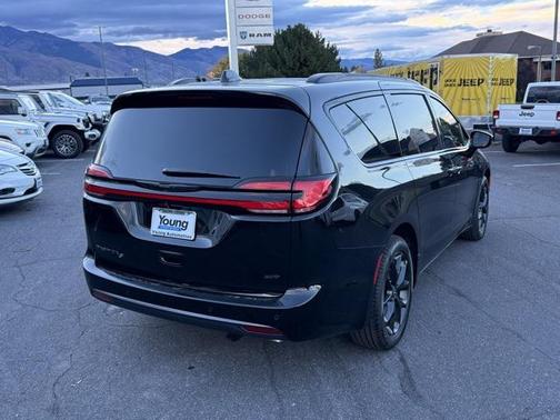 2026 Chrysler Pacifica L