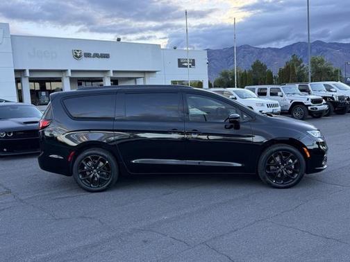 2026 Chrysler Pacifica L