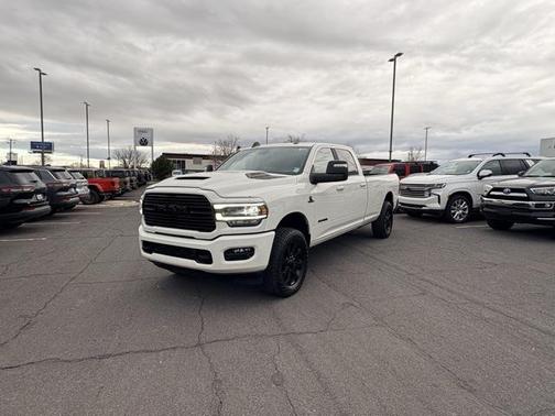 2024 RAM 3500 Laramie Crew Cab 4x4 8' Box