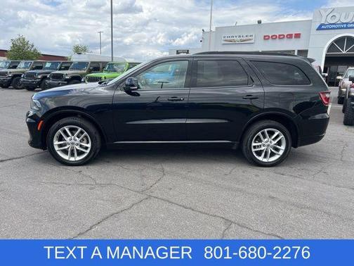 DB Black Crystal Clearcoat 2024 Dodge Durango GT Plus