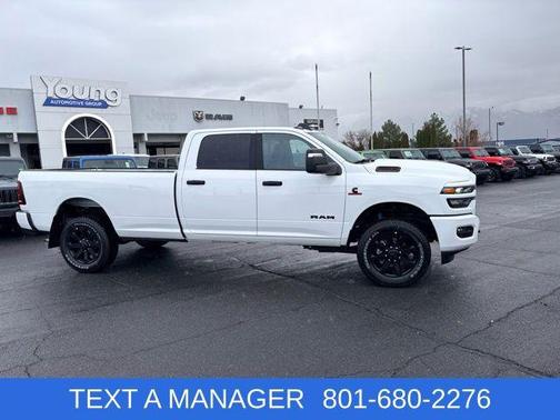 Bright White Clearcoat 2026 RAM 2500 Big Horn Crew Cab 4x4 8' Box