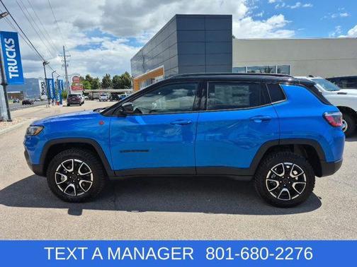 Hydro Blue Pearlcoat 2026 Jeep Compass Trailhawk