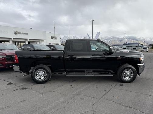 2024 RAM 2500 Tradesman Crew Cab 4x4 6'4' Box