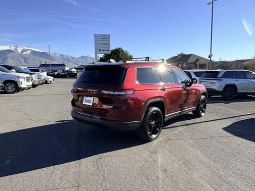 2022 Jeep Grand Cherokee L Altitude
