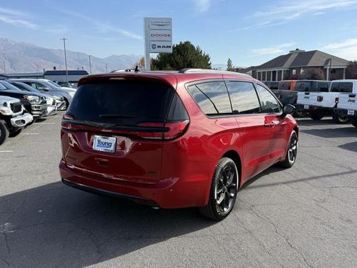 2026 Chrysler Pacifica L