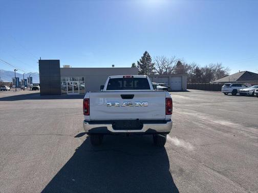 2026 RAM 2500 Tradesman Crew Cab 4x4 8' Box