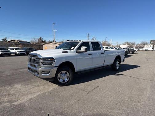 2026 RAM 2500 Tradesman Crew Cab 4x4 8' Box