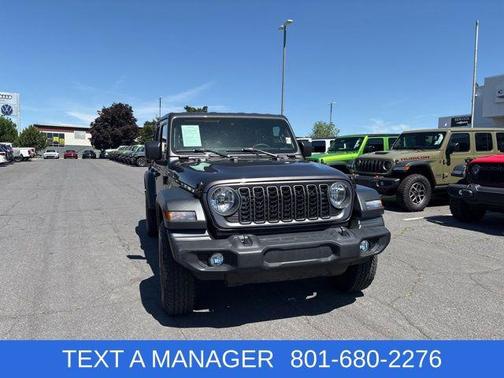 Granite Crystal Metallic Clearcoat 2025 Jeep Wrangler Sport S