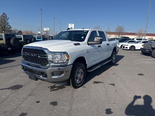 2024 RAM 2500 Tradesman Crew Cab 4x4 6'4' Box