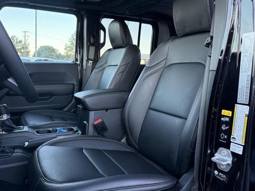 2025 Jeep Gladiator High Tide