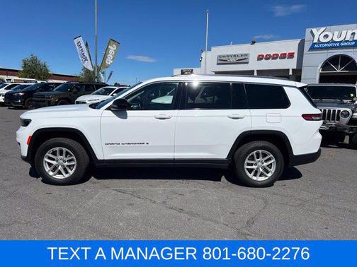 Bright White Clearcoat 2022 Jeep Grand Cherokee L Laredo