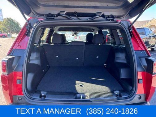 Red Hot Pearlcoat 2026 Jeep Cherokee Laredo 4x4