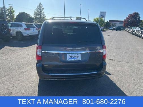 Granite Crystal Metallic Clearcoat 2015 Chrysler Town & Country Touring