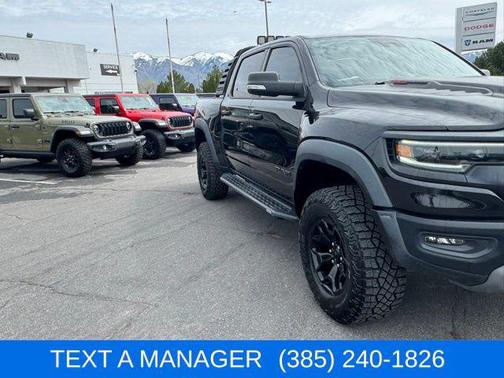 Diamond Black Crystal Pearlcoat 2022 RAM 1500 TRX