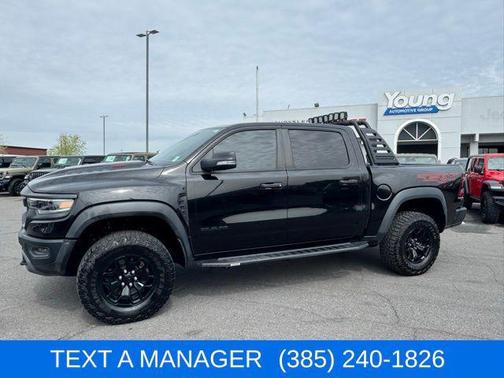 Diamond Black Crystal Pearlcoat 2022 RAM 1500 TRX