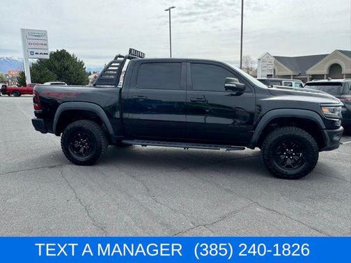 Diamond Black Crystal Pearlcoat 2022 RAM 1500 TRX