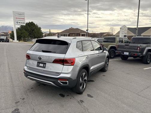2024 Volkswagen Taos 1.5T SE