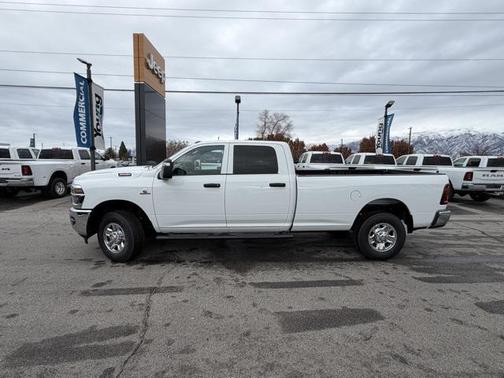 2026 RAM 3500 Tradesman Crew Cab 4x4 8' Box