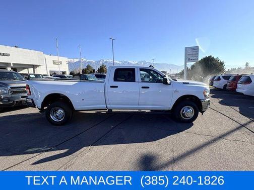 2023 RAM 3500 Tradesman Crew Cab 4x4 8' Box