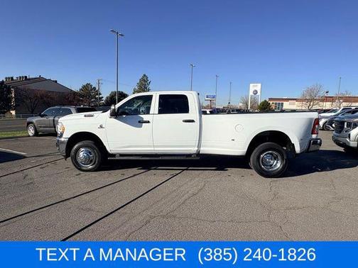2023 RAM 3500 Tradesman Crew Cab 4x4 8' Box
