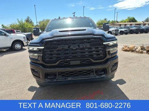 Diamond Black Crystal Pearlcoat 2026 RAM 3500 Limited Mega Cab 4x4 6'4' Box