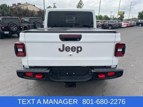 Bright White Clearcoat 2025 Jeep Gladiator Rubicon