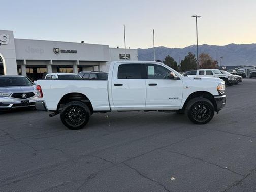 2022 RAM 2500 Big Horn Crew Cab 4x4 6'4' Box