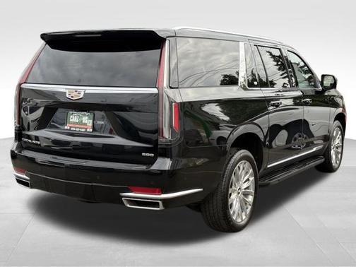 2022 Cadillac Escalade ESV Premium Luxury