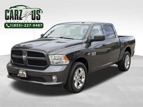 Brilliant Black Crystal Pearlcoat 2018 RAM 1500 Express