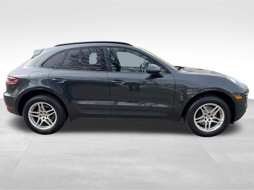2017 Porsche Macan Base