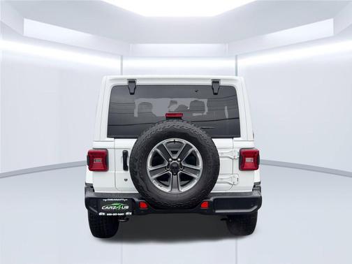 Bright White Clearcoat 2018 Jeep Wrangler Unlimited Sahara