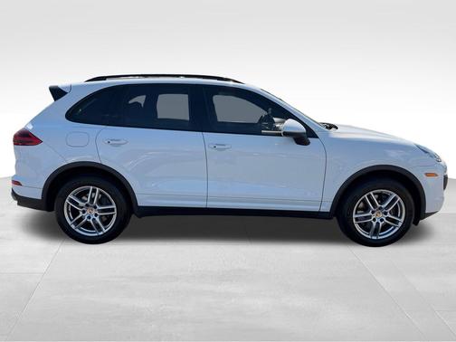 Carrara White Metallic 2016 Porsche Cayenne Cayenne