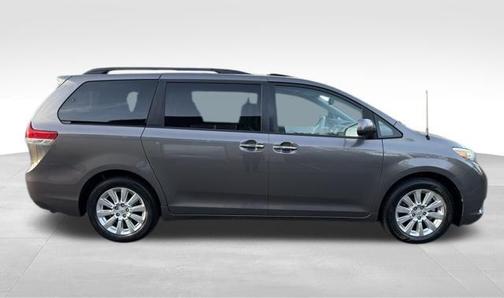2013 Toyota Sienna XLE