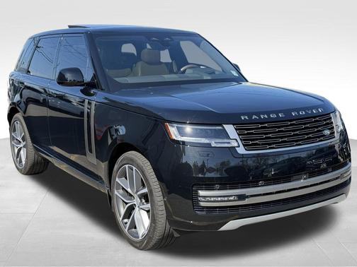 Santorini Black Metallic 2025 Land Rover Range Rover P400 SE