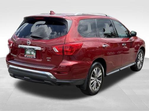 2019 Nissan Pathfinder SL