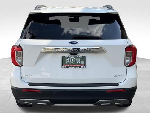 Star White Metallic Tri-Coat 2022 Ford Explorer XLT