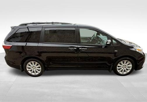 2016 Toyota Sienna XLE